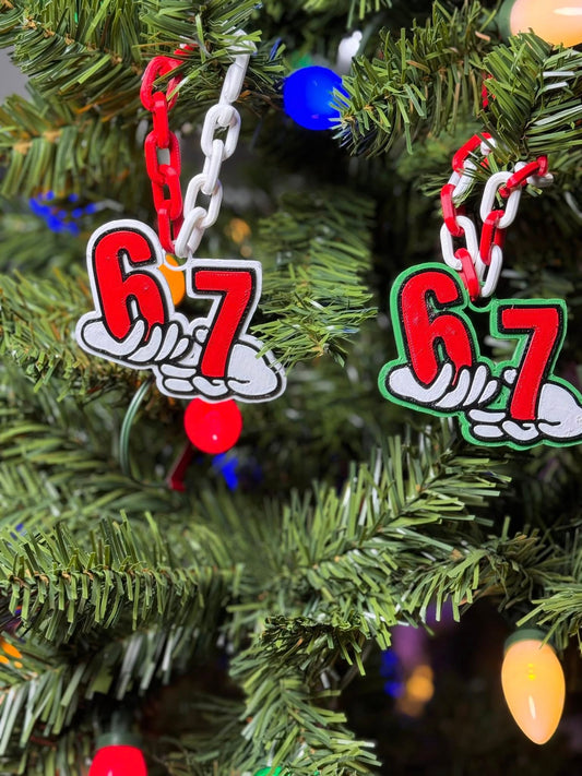 6,7 Elf On the Shelf Necklace